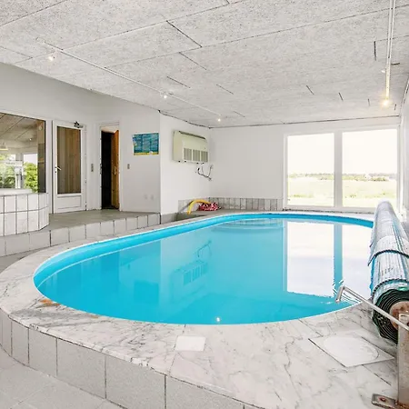 Tatil Evi 4 Star In Hals *