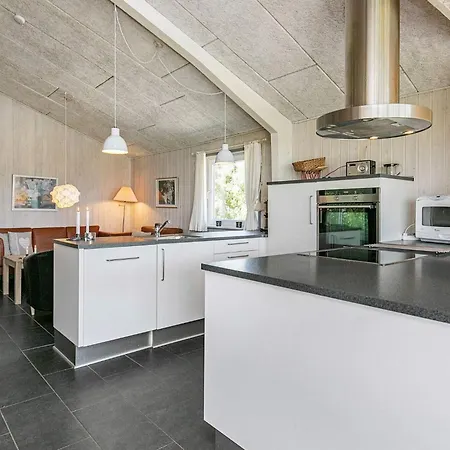 4 Star In Hals * Hou (Nordjylland)